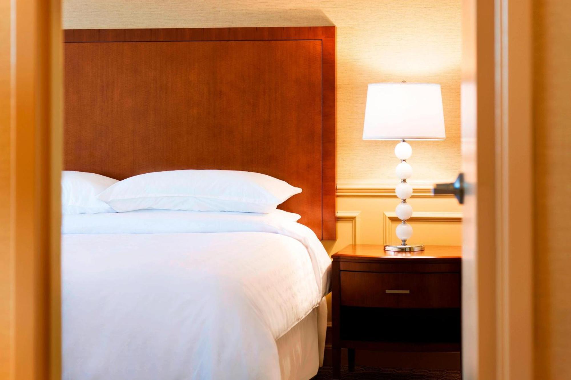 וינזדור לוקס Sheraton Hartford Hotel At Bradley Airport מראה חיצוני תמונה
